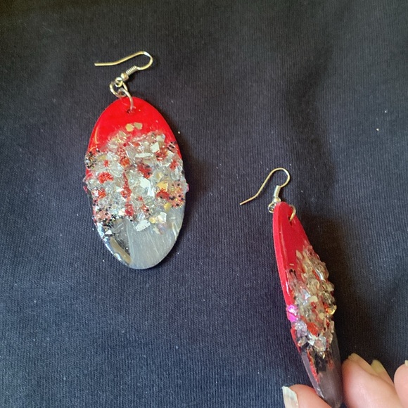 Earrings - Picture 2 of 4
